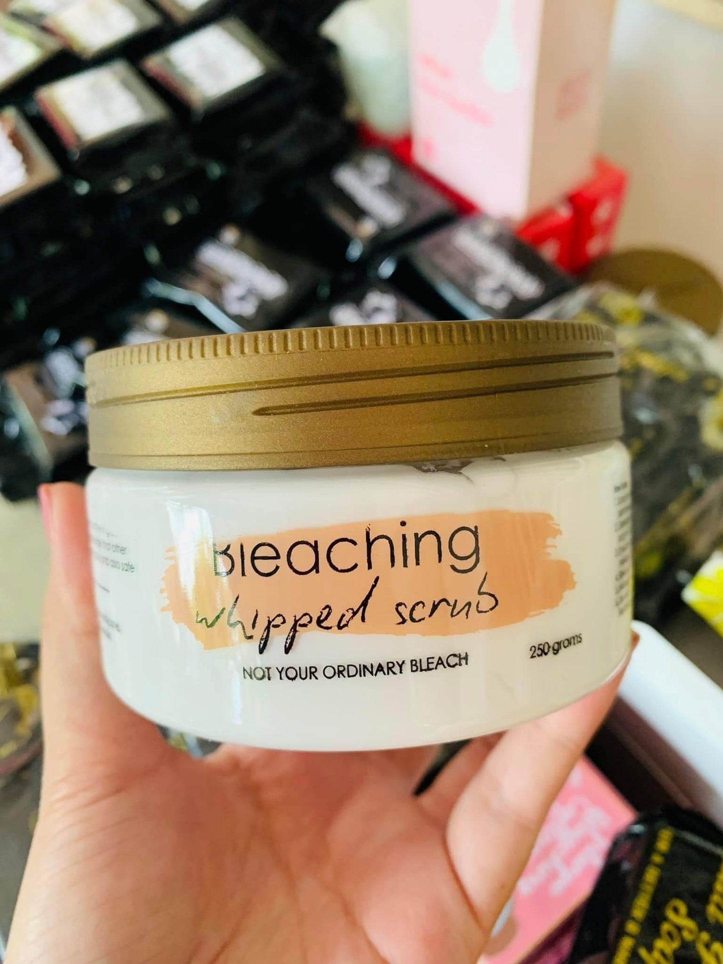 K- BEAUTE BLEACHING WHIPPED SCRUB